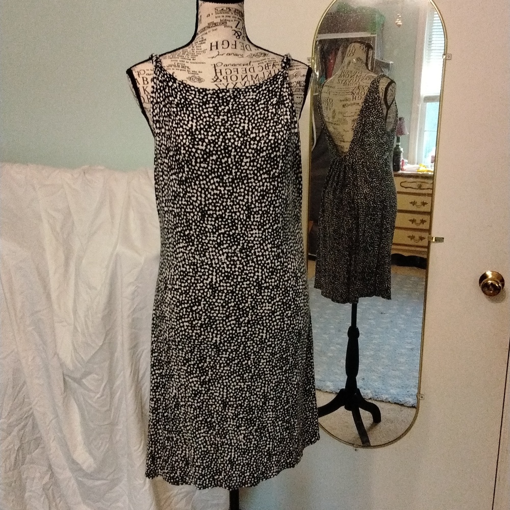 Women's EUC Kenneth Cole Reaction black/white print backless dress Sz Medium